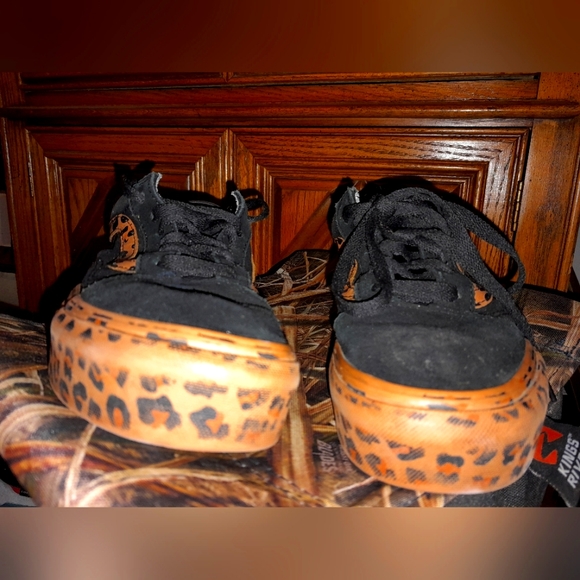 Vans - Picture 3 of 3